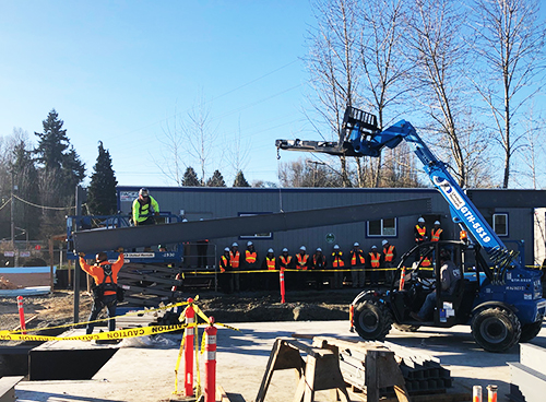 2019.03.04_toppingout-beam.jpg